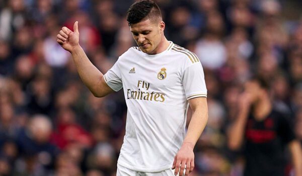 لوكا يوفيتش مهاجم ريال مدريد يكمل انتقاله إلى فيورنتينا