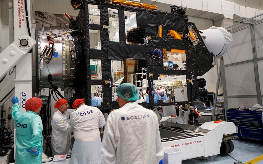 تكنولوجيا الفضاء، الأقمار الصناعية، الطقس القاسي