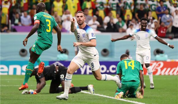 فرنسا وإنجلترا إلى دور الثمانية وتلتقيان لتحديد المتأهل لنصف النهائي