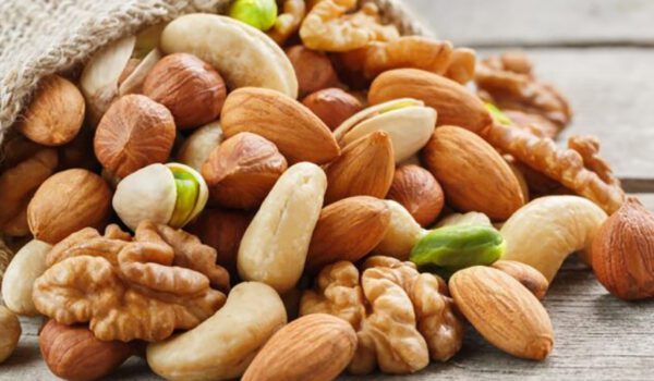 متى يكون تناول المكسرات خطيراً على صحة الإنسان؟