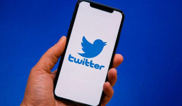 تطبيق منافس لتويتر على الطريق