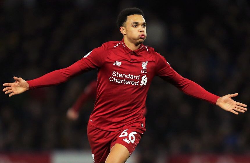 جمهور ليفربول يحرق قميص نجمه ارنولد لهذا السبب