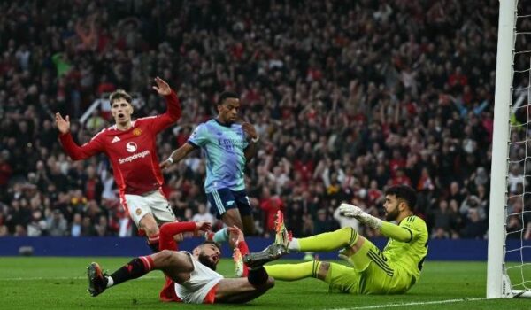 مانشستر يونايتد يخدم ليفربول بتعطيل آرسنال