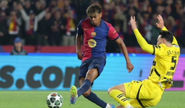 برشلونة يسحق دورتموند ويضع قدماً في نصف النهائي وباريس ينهي على استون فيلا