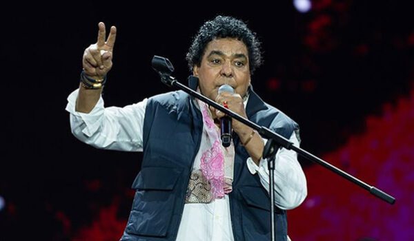 يضم 10 أغاني .. تفاصيل ألبوم محمد منير الجديد