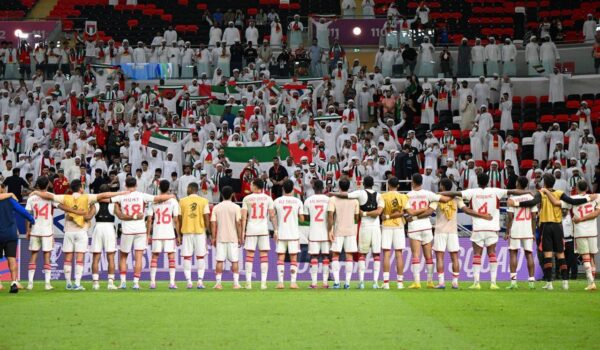 من أجل كأس العالم .. كوزمين لجمهور «الأبيض»: سيكون يوماً عظيماً لشعب الإمارات