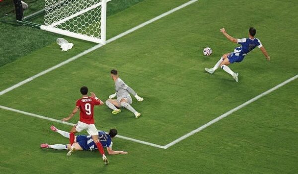 الأهلي المصري يهدر انتصاراً تاريخياً على بورتو.. ويودع المونديال
