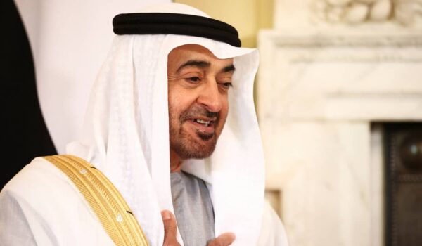 محمد بن زايد: نثق في عطاء وإخلاص المرأة الإماراتية في إطار رؤية أم الإمارات 50:50
