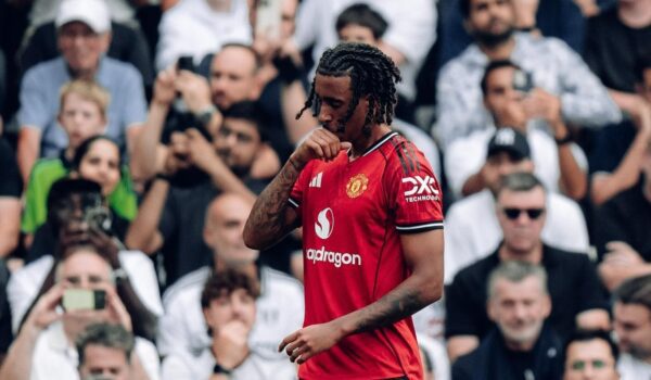 فولهام يفرض التعادل على مانشستر يونايتد