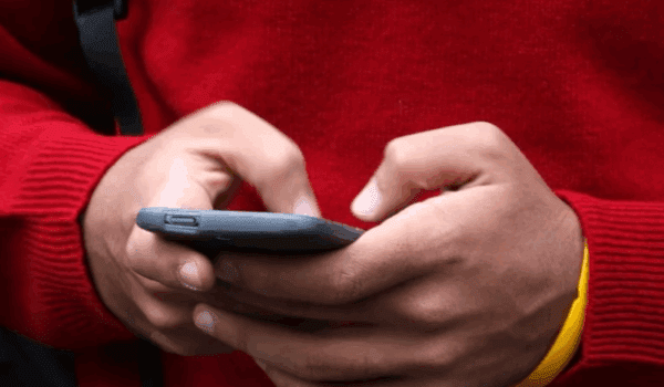 ألمانيا: دعوة لحظر تيك توك وإنستغرام على من هم دون 16 عاماً