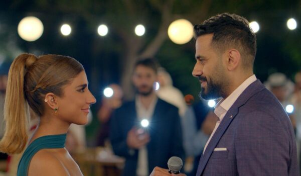 رجل مخطوب سرّا لامرأتين في الكوميديا الرومانسية الفوضوية “عريس وعروستين” على نتفلكس