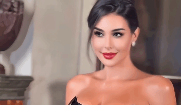 ياسمين صبري عارضة ازياء فاتنة في عرض لوريال باريس