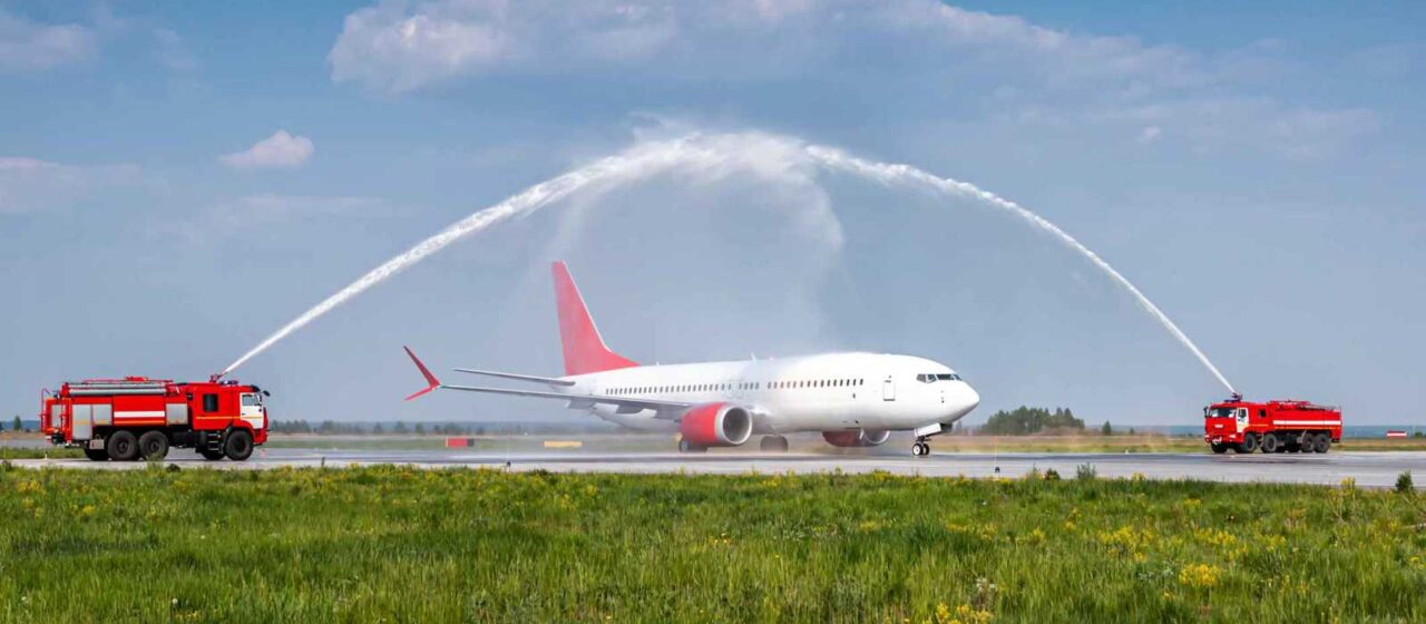 ما سبب رش الطائرات بالماء قبل الإقلاع؟