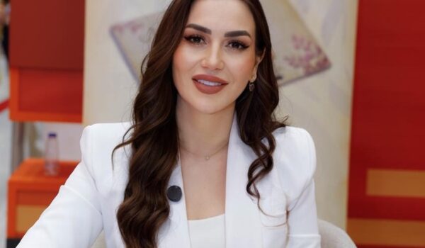 ميس بغدادي تطلق ديوانها الأول: قصائد ميسيّات… رحلة بين المراهقة والنضوج