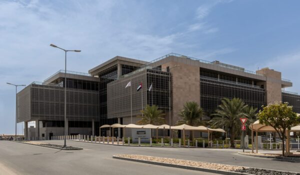 أمرك توسّع شراكاتها العالمية وتستعرض قدراتها المتقدمة في معرض دبي للطيران 2025