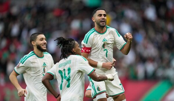 كأس إفريقيا.. منتخب الجزائر يفوز على السودان وسط تألق رياض محرز