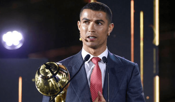 رونالدو يحصد جائزة دبي غلوب سوكر لأفضل لاعب في الشرق الأوسط ولامين افضل مهاجم وديمبلي افضل لاعب بالعالم