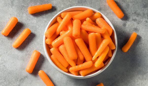 ترند تيك توك.. هل تناول الجزر الصغير قبل الخلود للسرير يحسن نومك؟