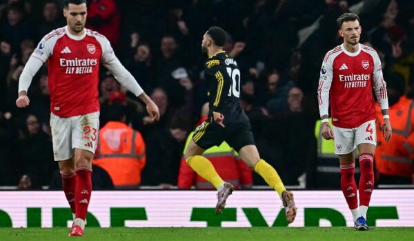 مانشستر يونايتد يواصل صحوته ويضرب آرسنال بثلاثية في مباراة مثيرة