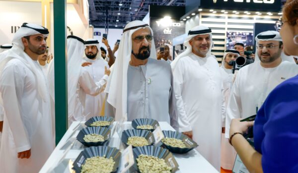 محمد بن راشد يزور معرض “عالم القهوة دبي” ويطّلع على جانب من المشاركات العالمية والمحلية