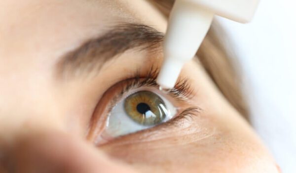 دموع اصطناعية لتخفيف إجهاد العين