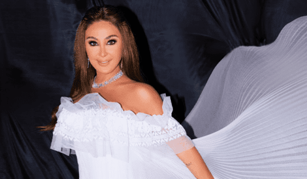 إليسا تكشف تفاصيل ألبومها الجديد