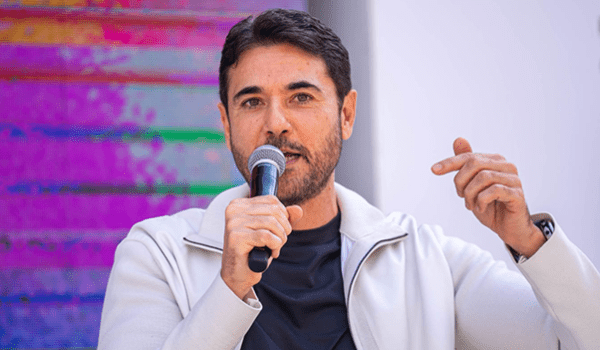 الفهلوي.. أحمد عز يعود بمسلسل إذاعي في رمضان