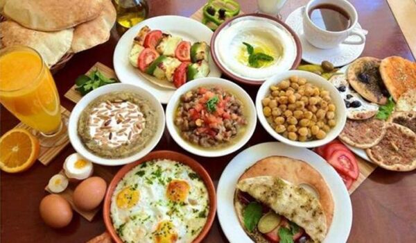 فخ “تخطي العشاء”.. هل تخسر الوزن فعلاً أم تخدع جسمك؟