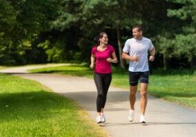 110094-فوائد-ممارسة-التمارين-الرياضية-في-الصيف