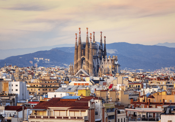 143-141829-tourist-attraction-barcelona-art-tourism-football_700x400