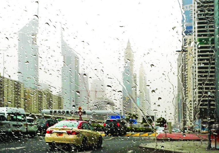 امطار خفيفة ، شارع الشيخ زايد بدبي ، ١٧ مارس ، ٢٠١٩ ، تصوير عماد علاءالدين