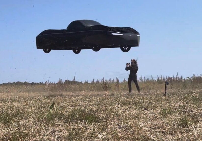 Jim_Dukhovny_CEO_of_Alef_near_the_flying_car_during_a_flight_test