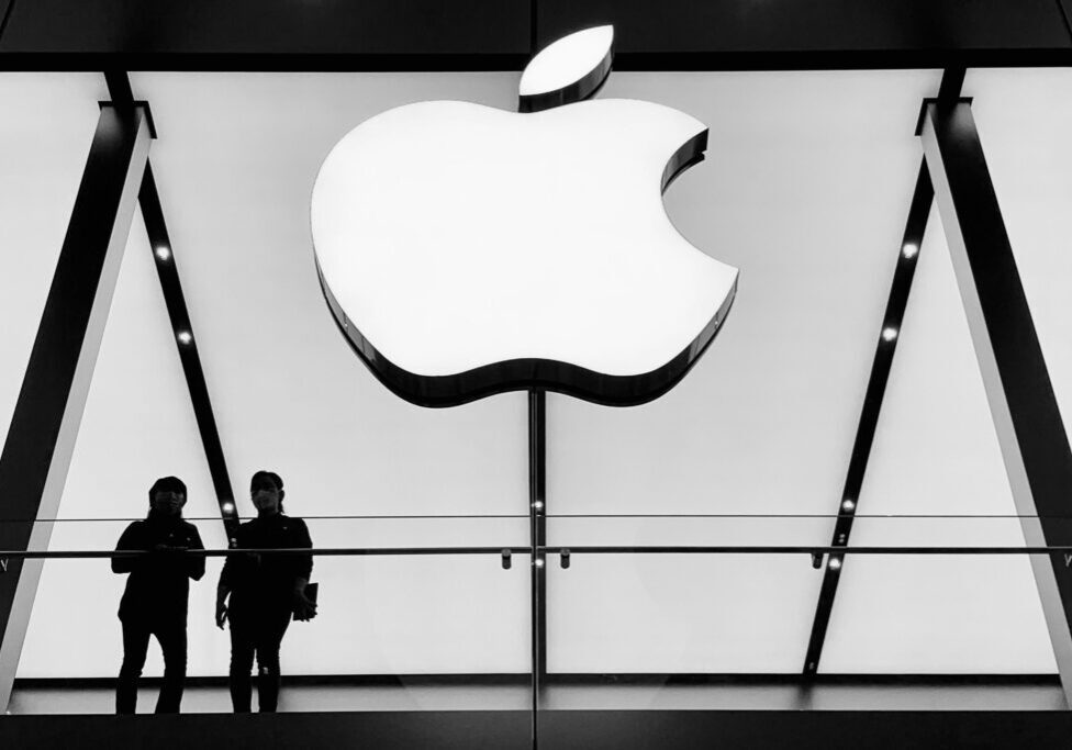 photo-1579693409321-1be2df1ab130